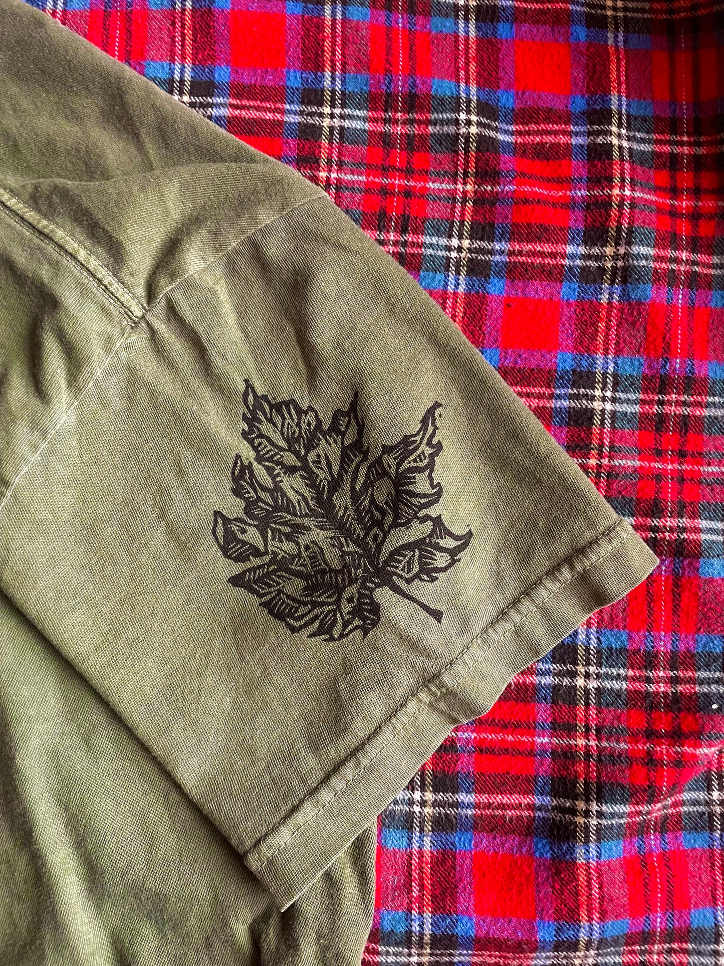 Northern Attitude Noah Kahan Handprinted T-Shirt